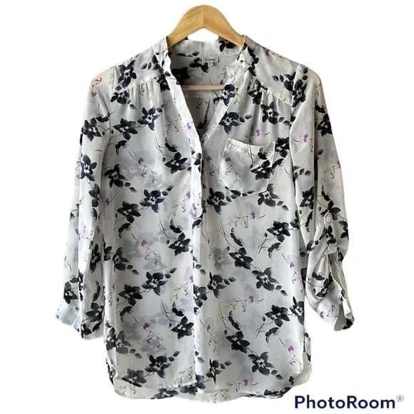 Kismet White Floral Blouse - Picture 1 of 13